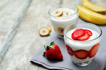 Greek yogurt strawberry and banana parfaits