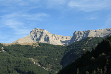 Fototapeta premium Pic de Bure dans les Alpes, Dévoluy, France