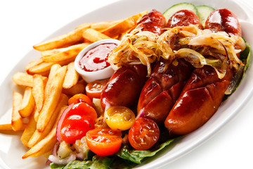 Grilled sausages and vegetables 