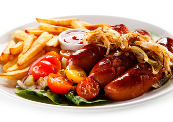 Grilled sausages and vegetables 