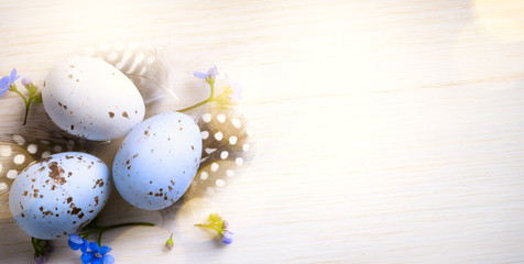 Fototapeta na wymiar art happy Easter day; Easter egg and spring flowers
