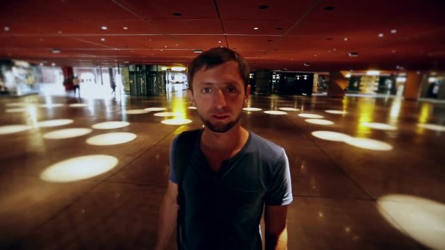 Man seeing a dream and can't understand where he is and what's happening around