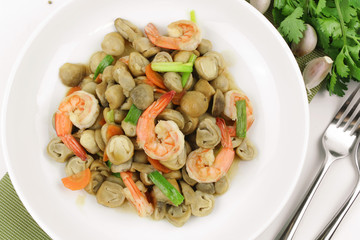 stir fried mushroom with shrimp and carrot