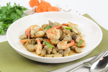 stir fried mushroom with shrimp and carrot