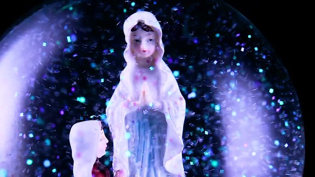 boule a neige vierge