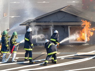 消火訓練   © moonrise