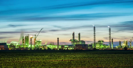 Schilderijen op glas View of the industrial landscape at night © arbalest