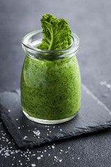 delocious  kale pesto sauce