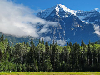 Mount Robson, der höchste Berg der kanadischen Rocky Mountains


