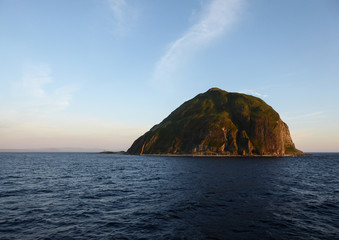 Fototapeta na wymiar Mysterious island sitting in middle of ocean