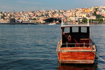 Fototapeta na wymiar Golden Horn Bay (Halic) in Istanbul, Turkey, with Rahmi Koc Museum on the opposite side.