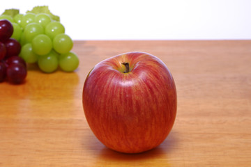 赤リンゴ/美味しそうな赤リンゴ