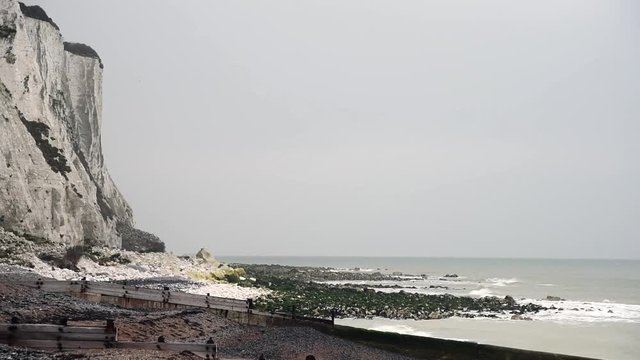Sea waves and White Cliffs of Dover