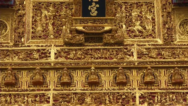 Giant pailou of the Donglong Temple