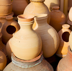 Fototapeta na wymiar in oman muscat the old pottery market sale manufacturing container