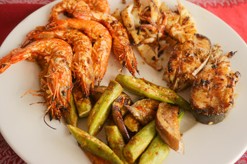  shrimp and seafood a plate