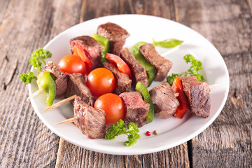 skewer beef and tomato