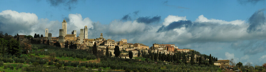 Fototapeta na wymiar medieval town of San Gimignano, Tuscany, Italy