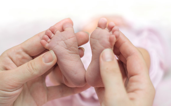 little foot of newborn