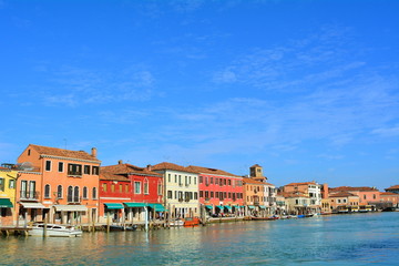 Fototapeta na wymiar The beautiful island of Murano in Venice with its colorful houses, Italy.