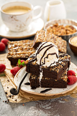 Fudgy brownies with nuts and caramel
