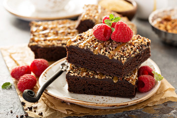 Fudgy brownies with nuts and caramel