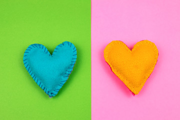 Corazones de fieltro