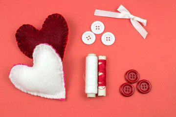 Corazones de fieltro