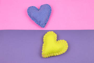 Corazones de fieltro
