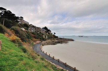 Obraz premium La plage de Trestrignel à Perros-Guirec en Bretagne