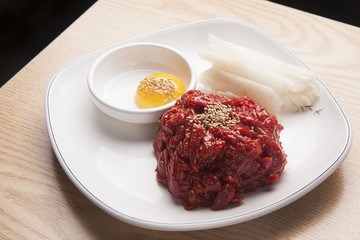 yukhoe, Korean-style raw beef 