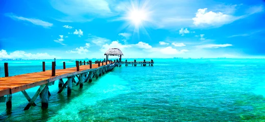 Abwaschbare Fototapete Blauer Himmel Exotisches karibisches Paradies. Reise-, Tourismus- oder Urlaubskonzept. Tropisches Strandresort