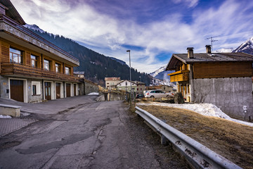Fototapeta na wymiar Snow in the Small Town of Bormio and its Mountains, Valtellina, Italy