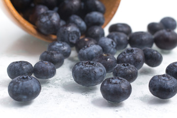 Fresh wet Blueberries into a bowl