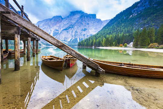 S&uuml;dtirol, Boote am Pragser Wildsee