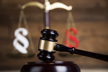 Obraz premium Paragraph, law theme, mallet of judge, wooden gavel