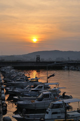 夕焼けの船溜まり