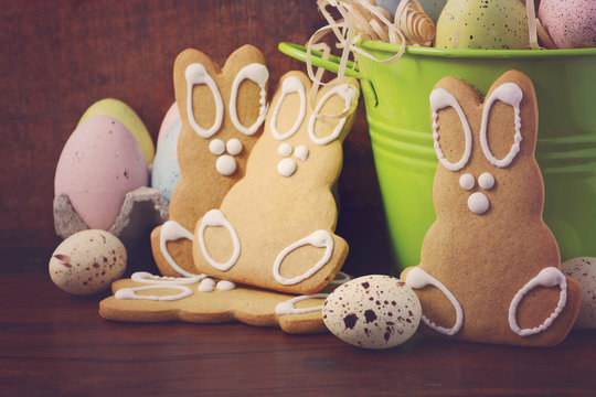 Happy Easter gingerbread cookie bunnies