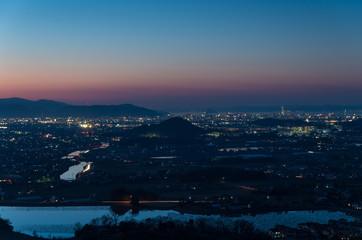 Fototapeta premium 夕景 香川県高松市と三木町の街並み