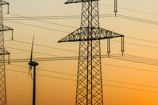 Wind energy plant near Parndorf, wind turbine, high tension cabl