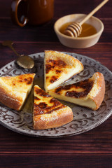 Baked pudding with honey