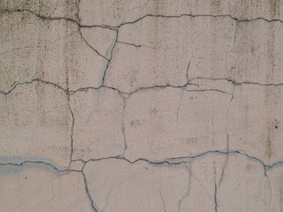 ヒビの入った壁