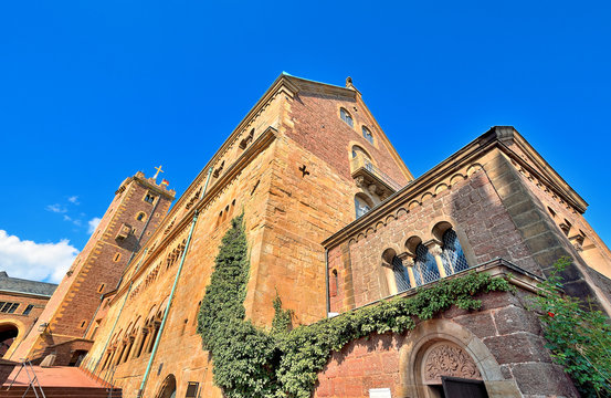 Palas mit Bergfried und Ritterbad der 
Wartburg in Eisenach
