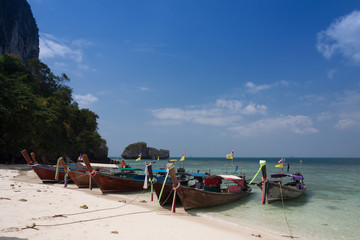 Fototapeta na wymiar Traditional thai longtail boat at Poda island ,Thailand
