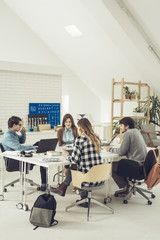 Obraz premium College Students Studying Together