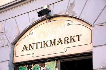 Schild 214 - Antikmarkt