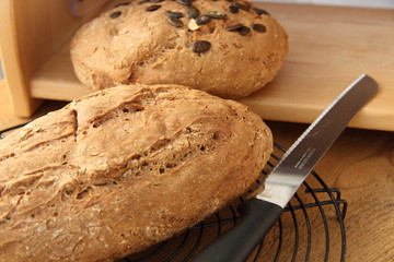 Brot mit Messer