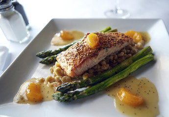 Salmon and asparagus