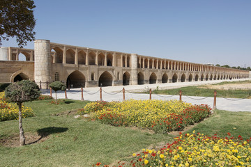 Fototapeta premium Si-o-se Brücke, Isfahan, Iran, Asien