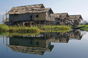 Schwimmende Dörfer am Inle See, Myanmar, Asien